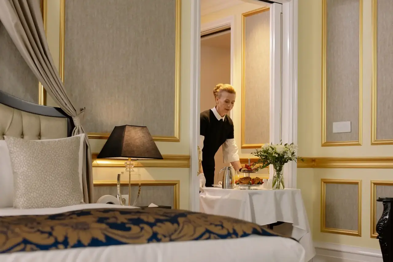 Tāhuna Fine Dining Experience